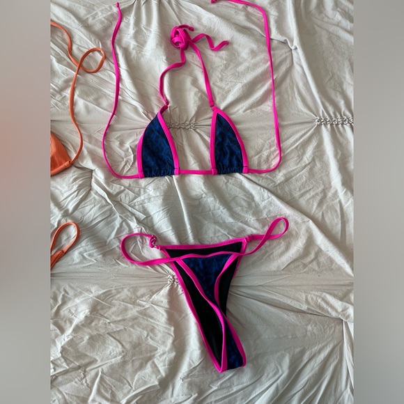 Thong Bikini Bundle - Medium - Picture 4 of 11